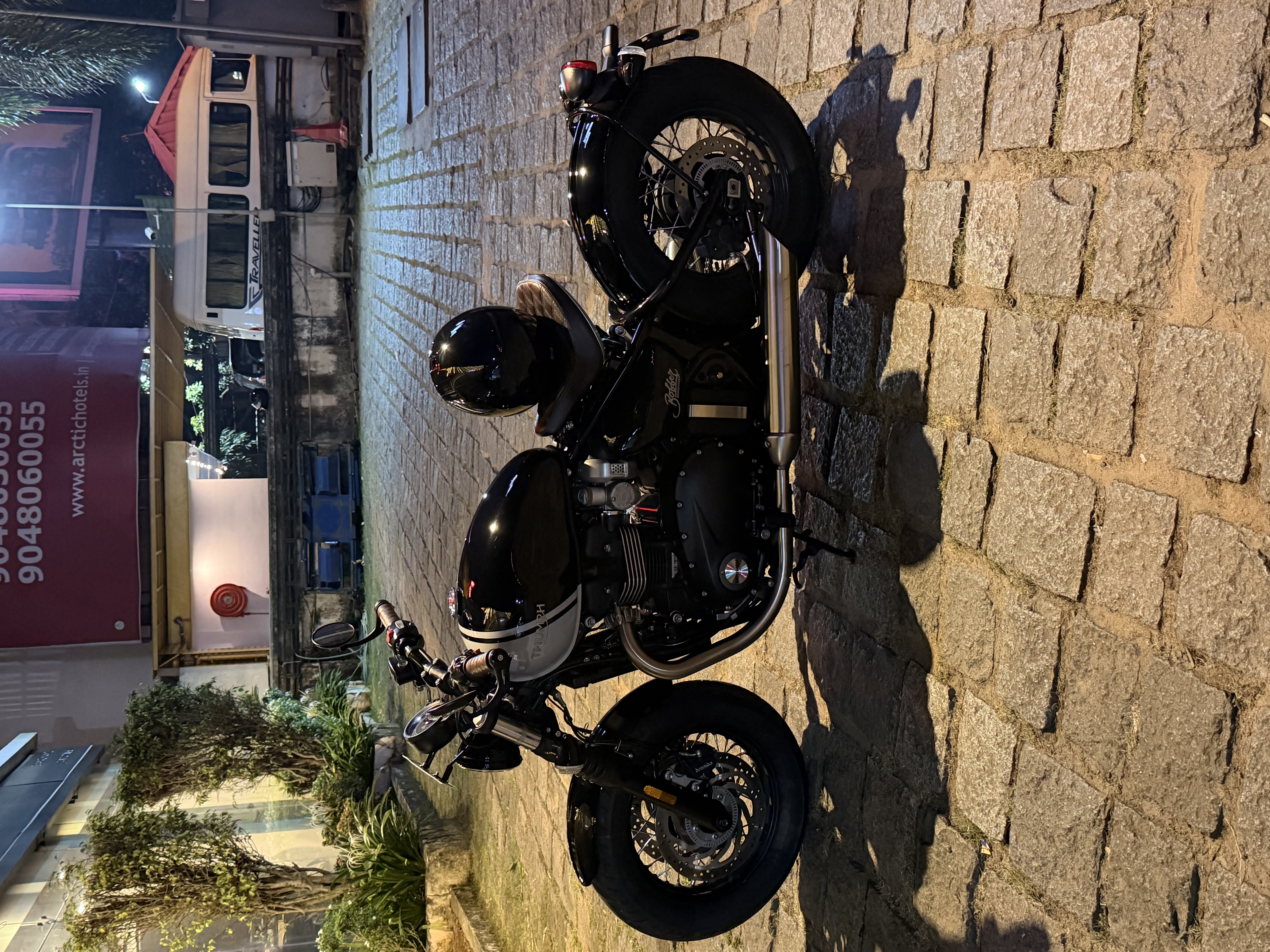 Triumph bonneville bobber